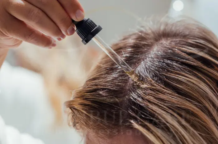 Benefícios do óleo da árvore do chá para o cabelo Usos